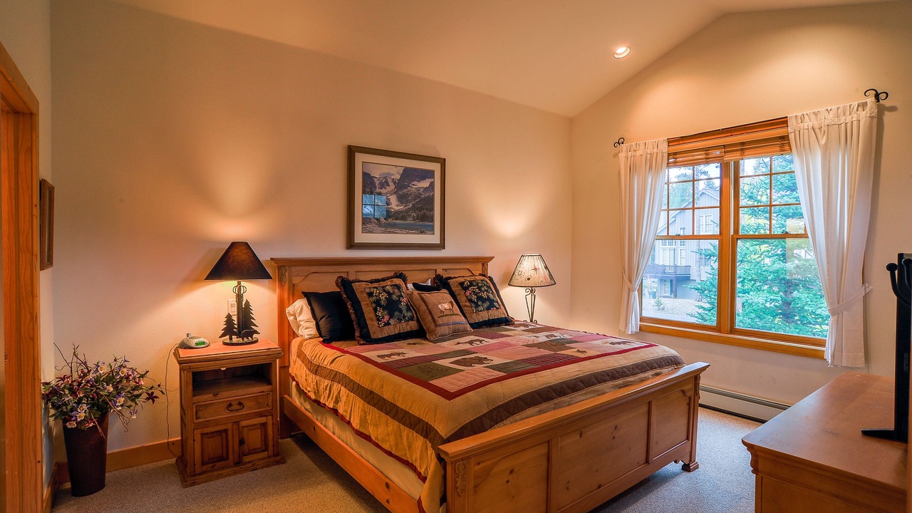 Photo of Bedroom in Peak 8