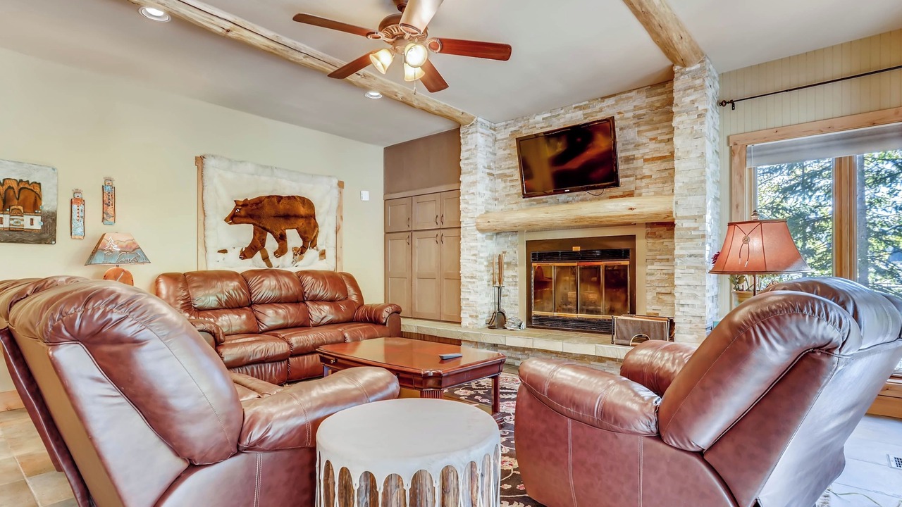 Photo of Livingroom in Mountain House