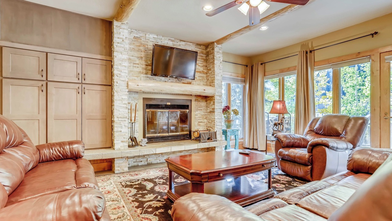 Photo of Livingroom in Mountain House