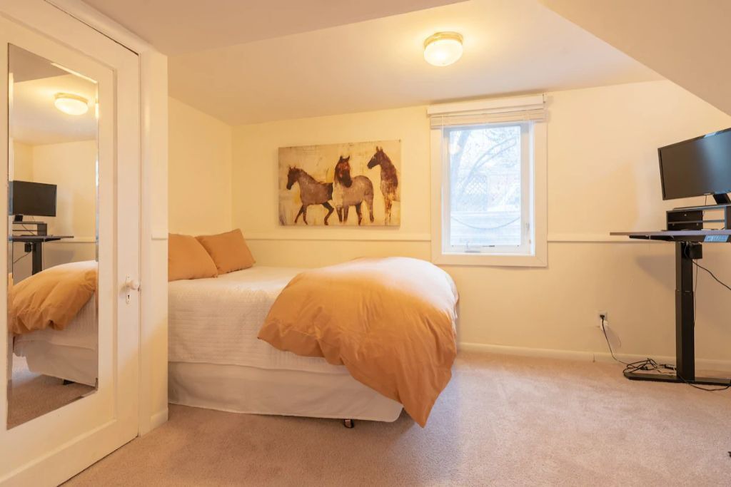Photo of Bedroom in Edgewater