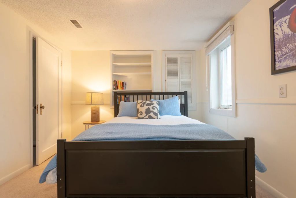 Photo of Bedroom in Edgewater