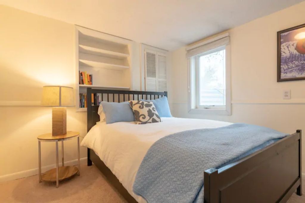 Photo of Bedroom in Edgewater