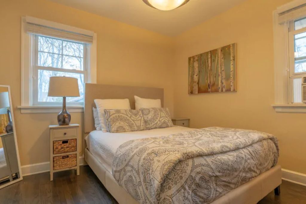 Photo of Bedroom in Edgewater