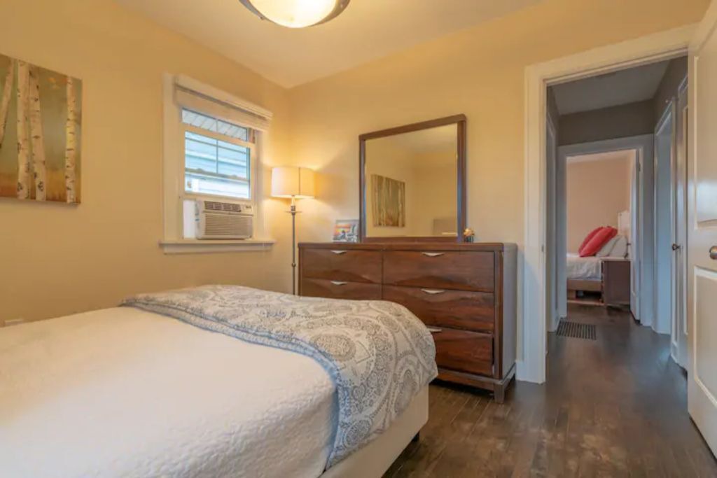 Photo of Bedroom in Edgewater