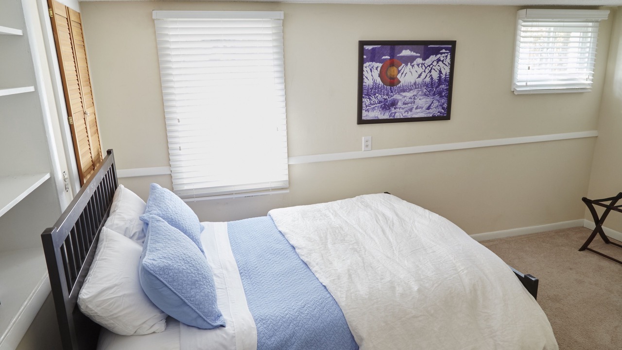 Photo of Bedroom in Edgewater