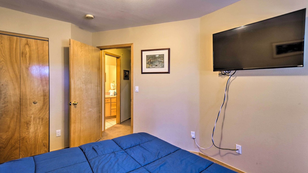 Photo of Bedroom in Four O'Clock