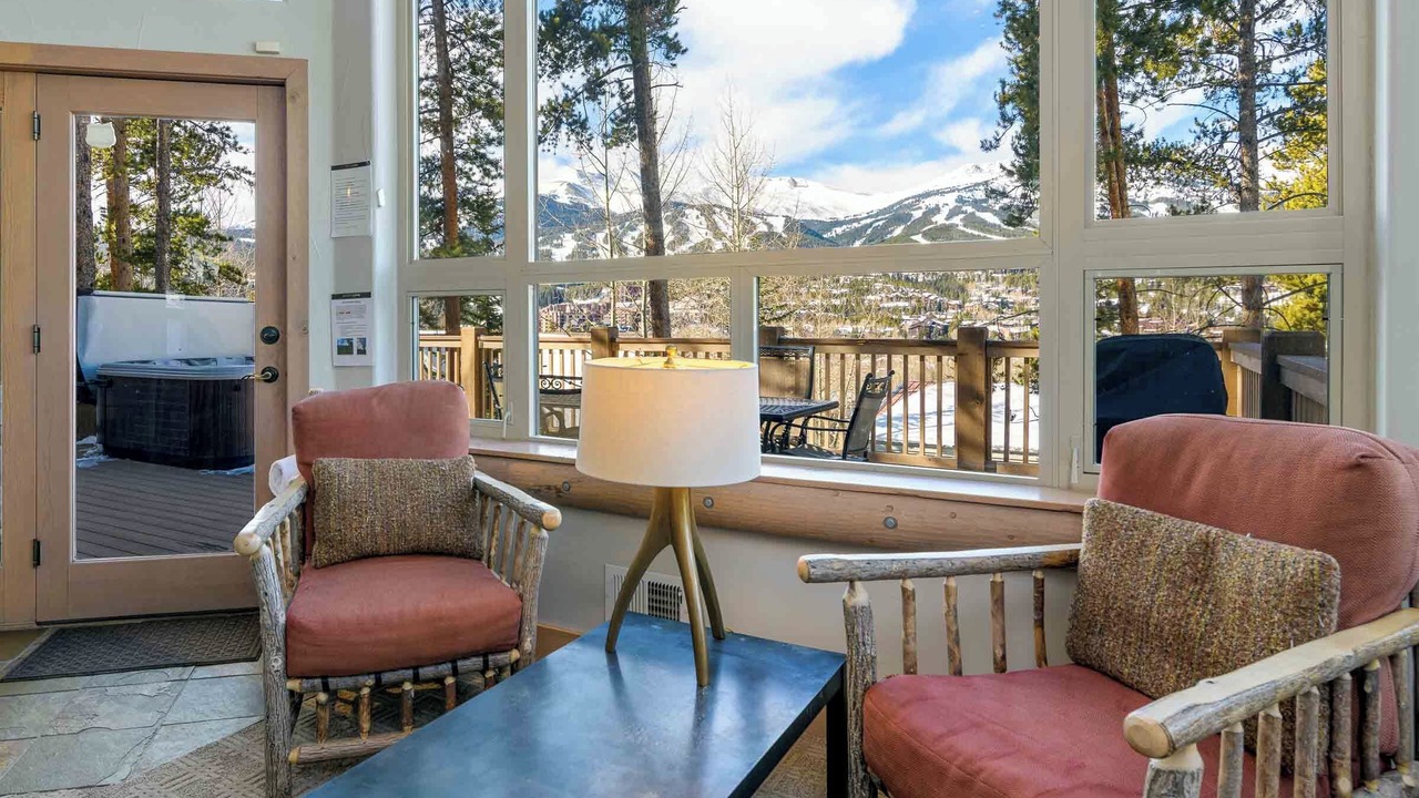 Photo of Livingroom in Historic District