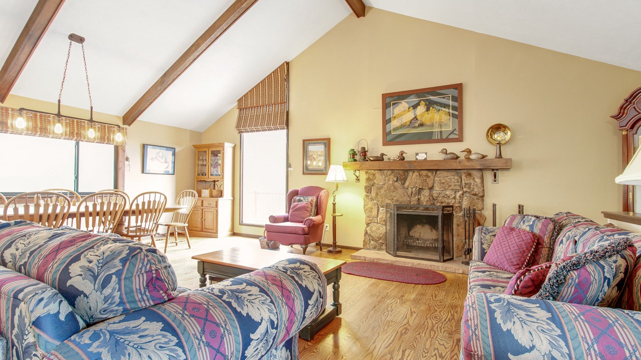 Photo of Livingroom in Carriage Hills