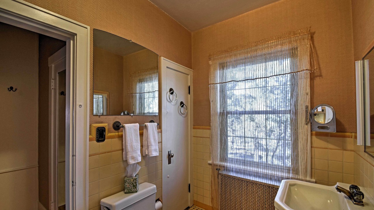 Photo of Bathroom in Broadmoor