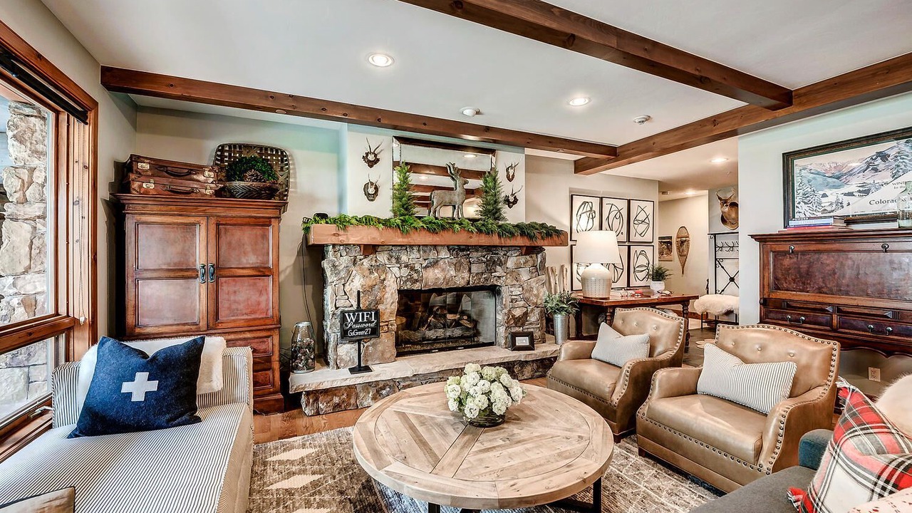 Photo of Livingroom in Avon