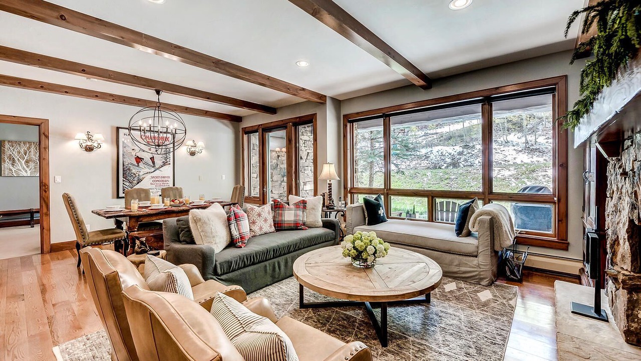 Photo of Livingroom in Avon