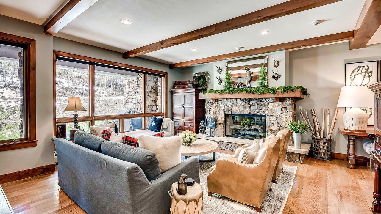 Photo of Livingroom in Avon