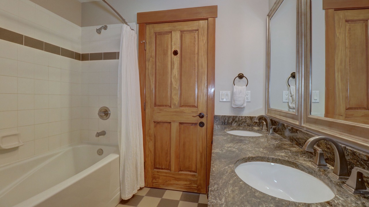 Photo of Bathroom in Copper Mountain Village
