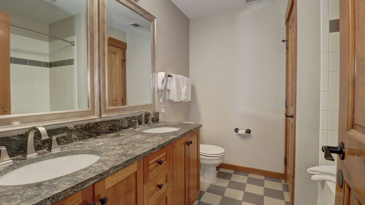 Photo of Bathroom in Copper Mountain Village