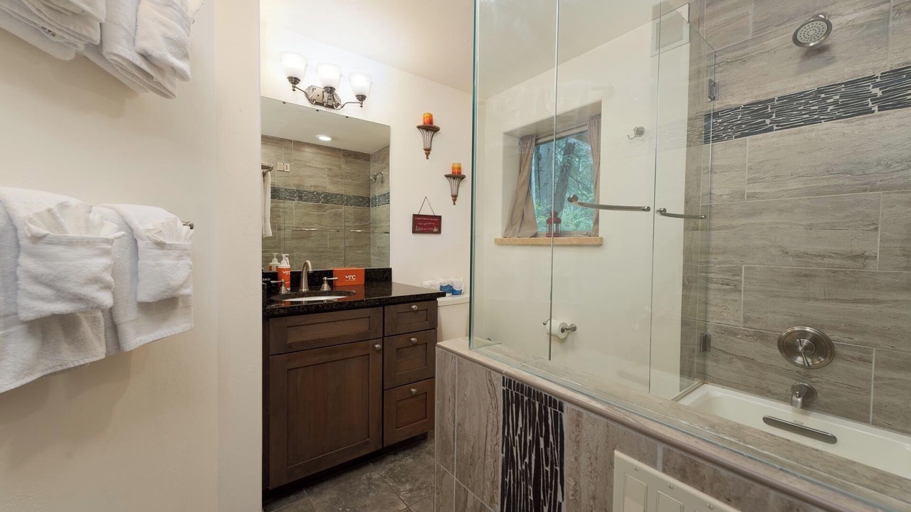 Photo of Bathroom in Columbine Lake