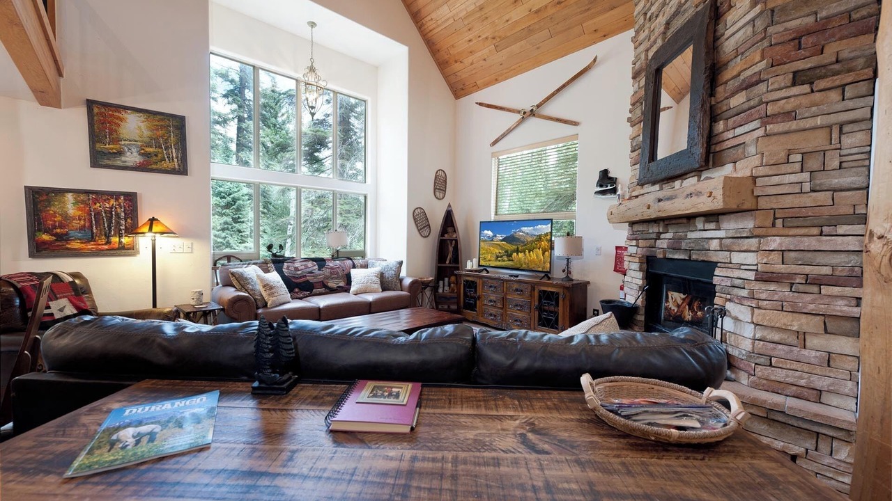Photo of Livingroom in Columbine Lake