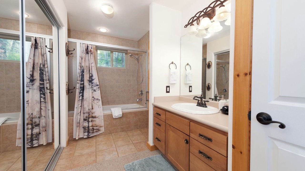 Photo of Bathroom in Columbine Lake