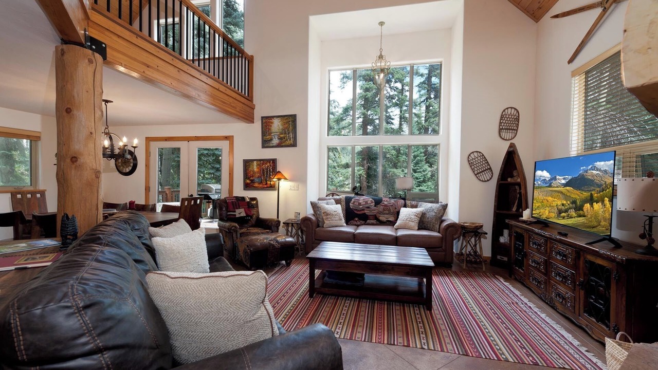 Photo of Livingroom in Columbine Lake