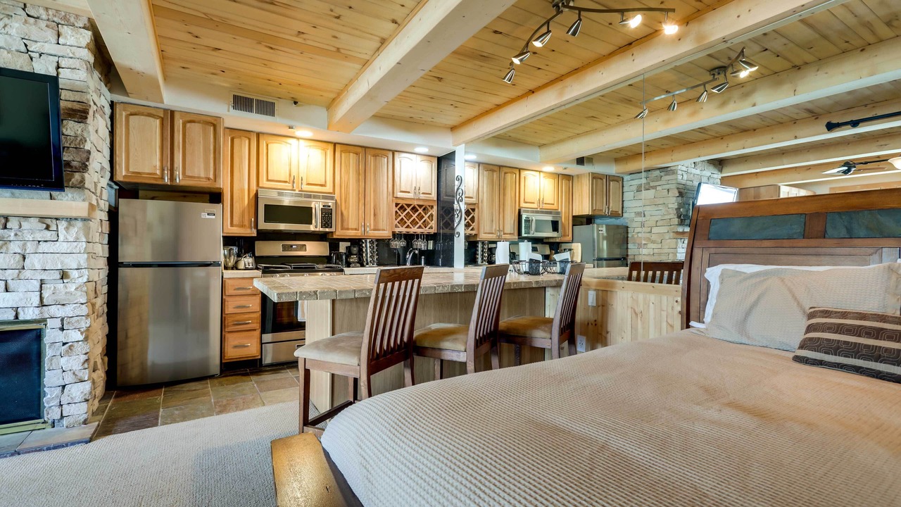 Photo of Bedroom in Snowmass Village