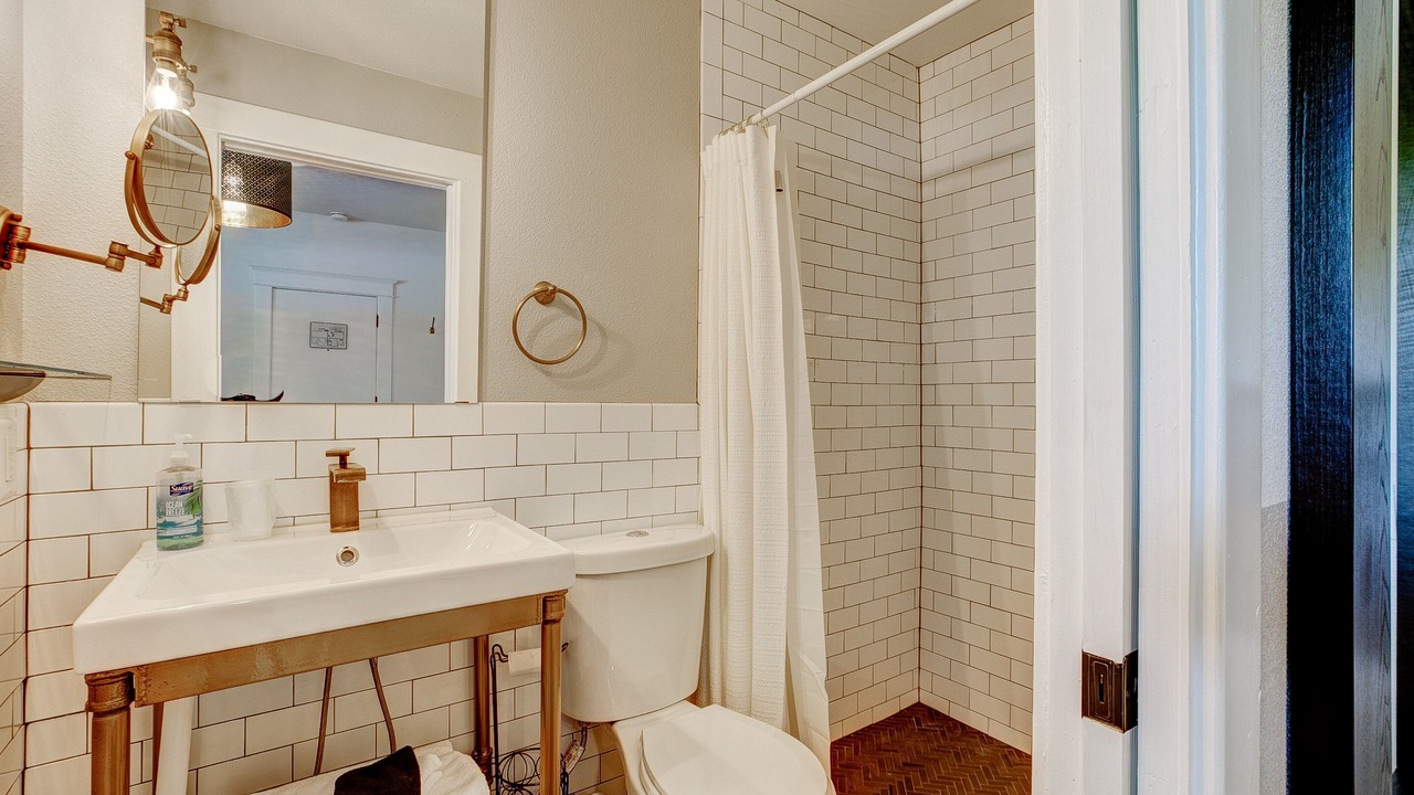 Photo of Bathroom in University North
