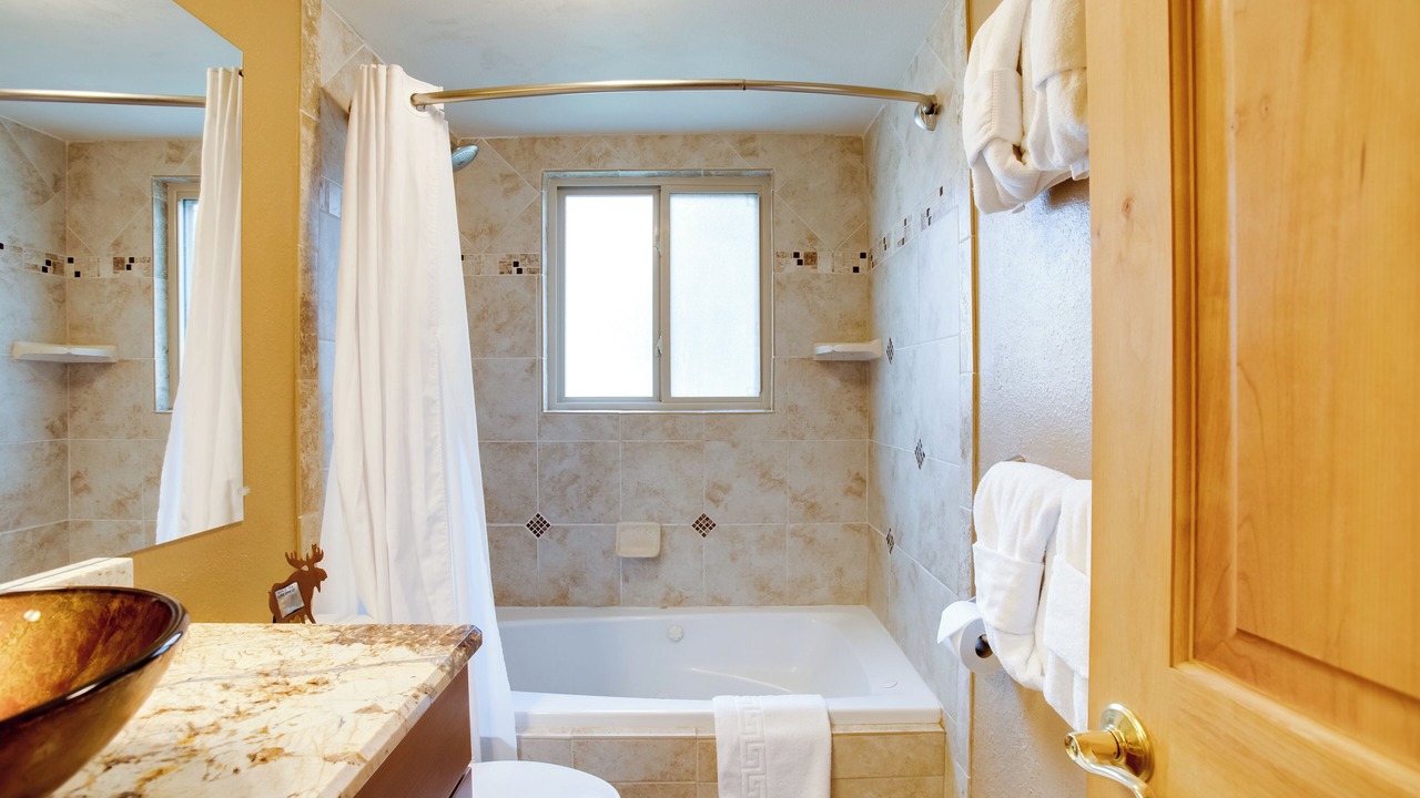 Photo of Bathroom in Rendezvous