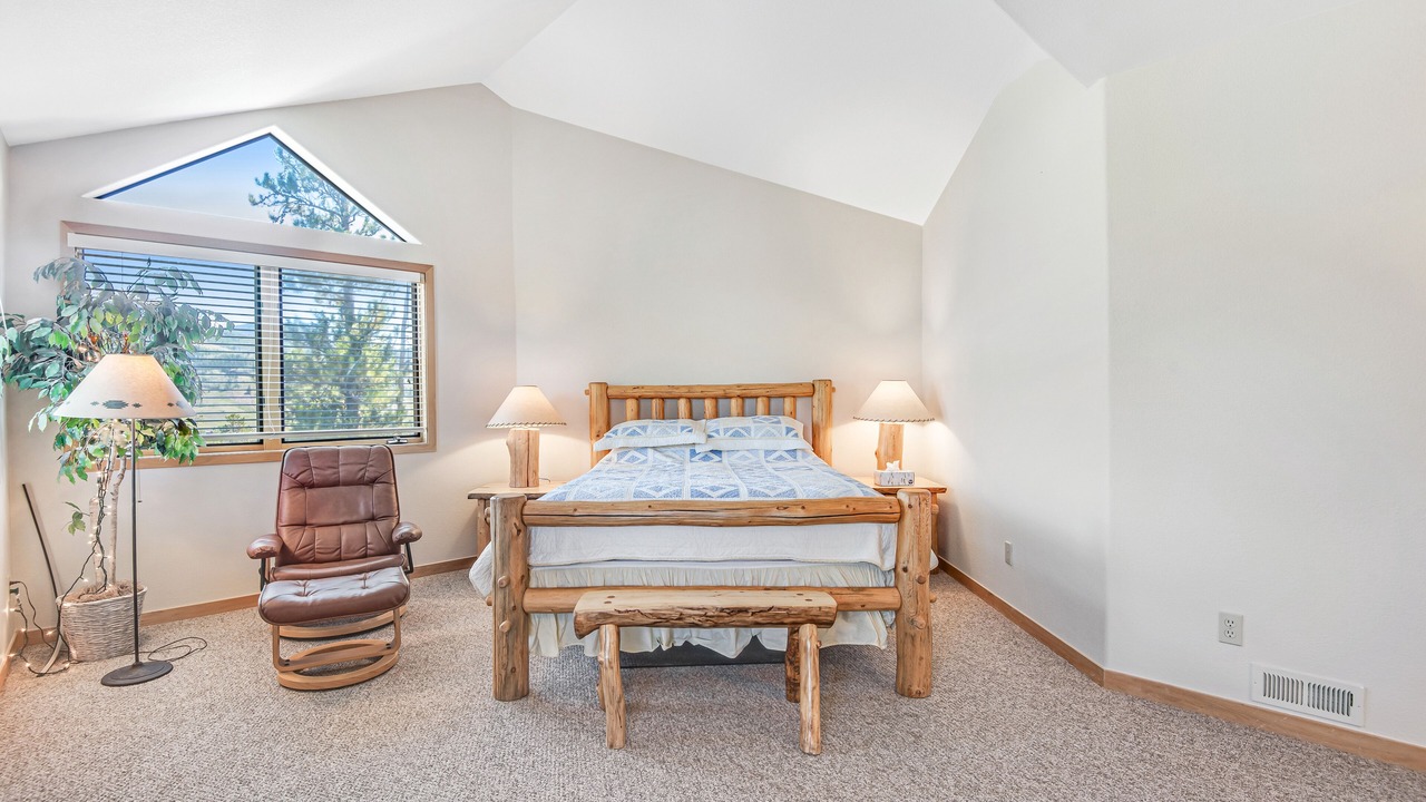 Photo of Bedroom in Three Peaks