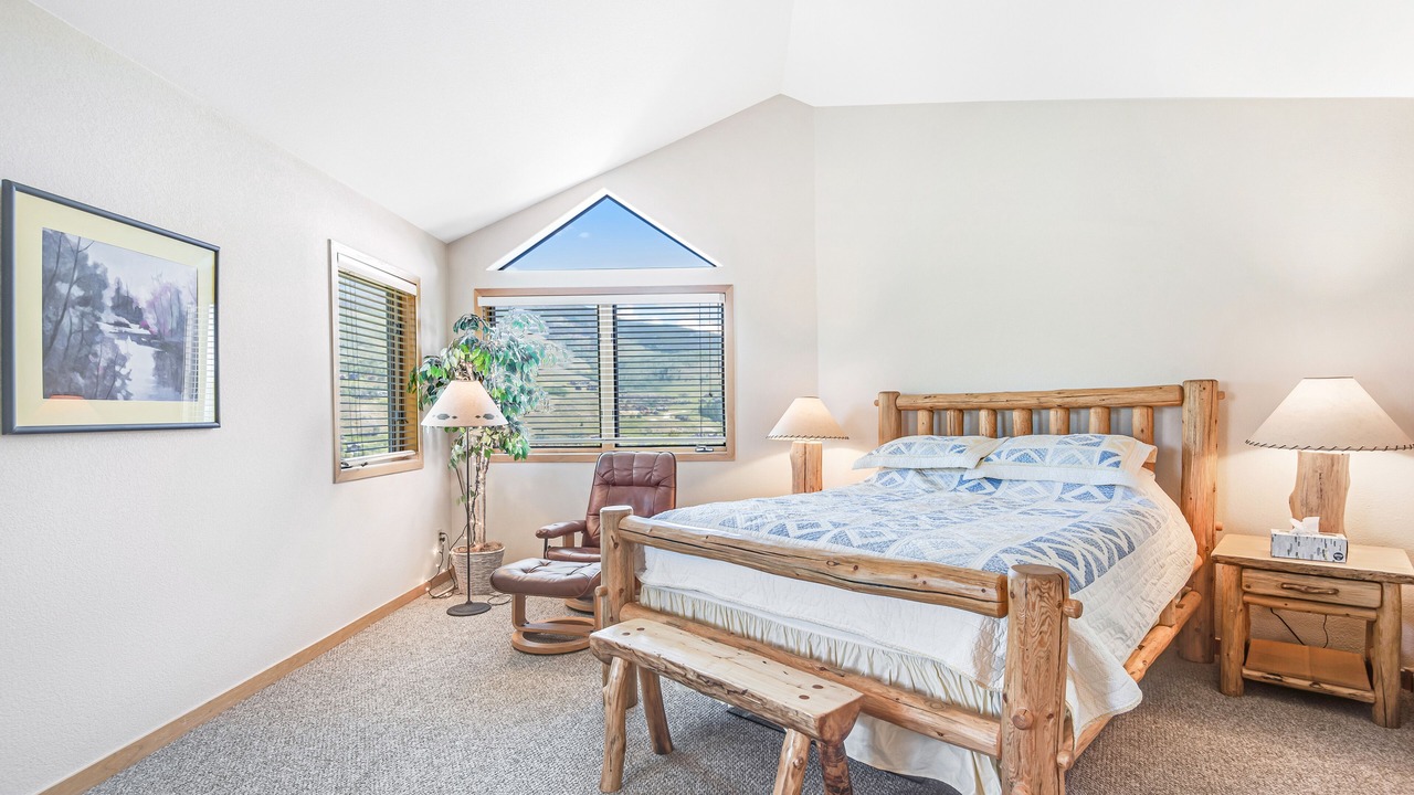 Photo of Bedroom in Three Peaks