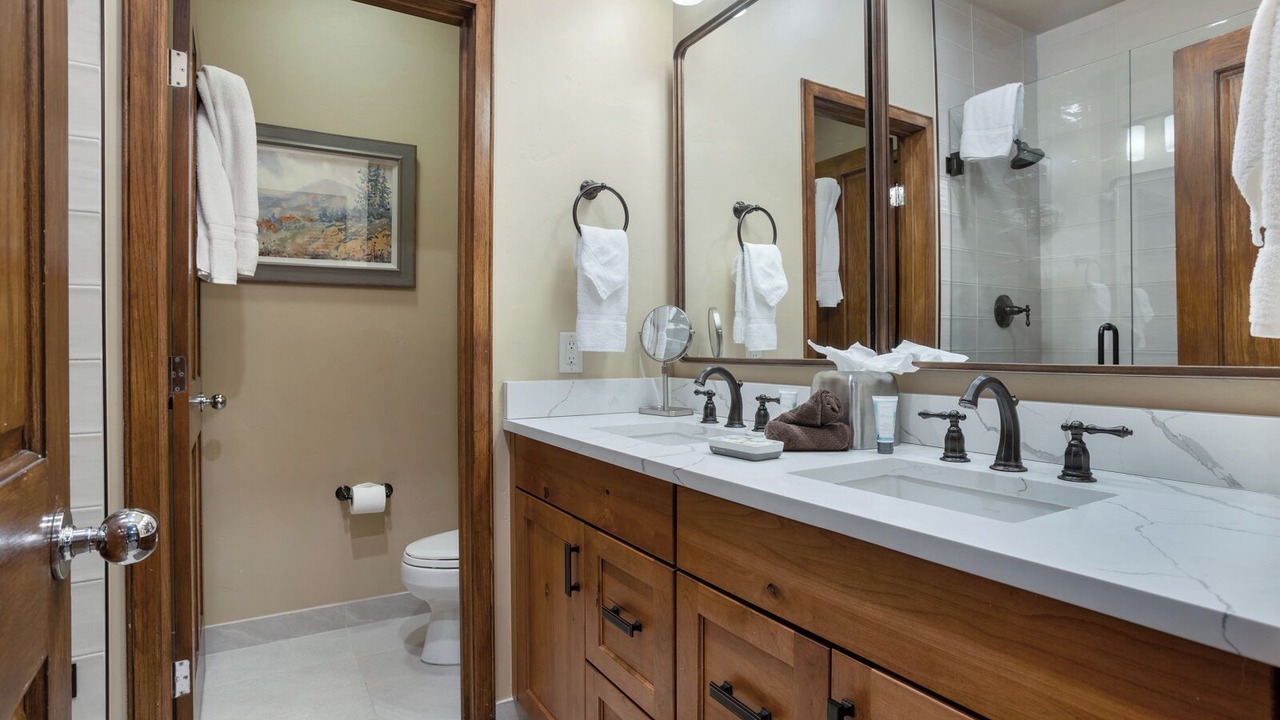 Photo of Bathroom in Highlands Townhomes