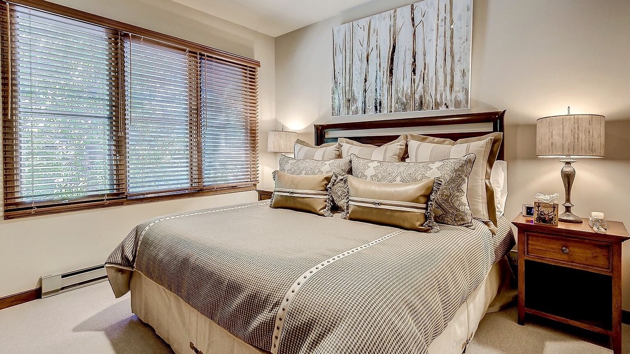 Photo of Bedroom in Highlands Townhomes
