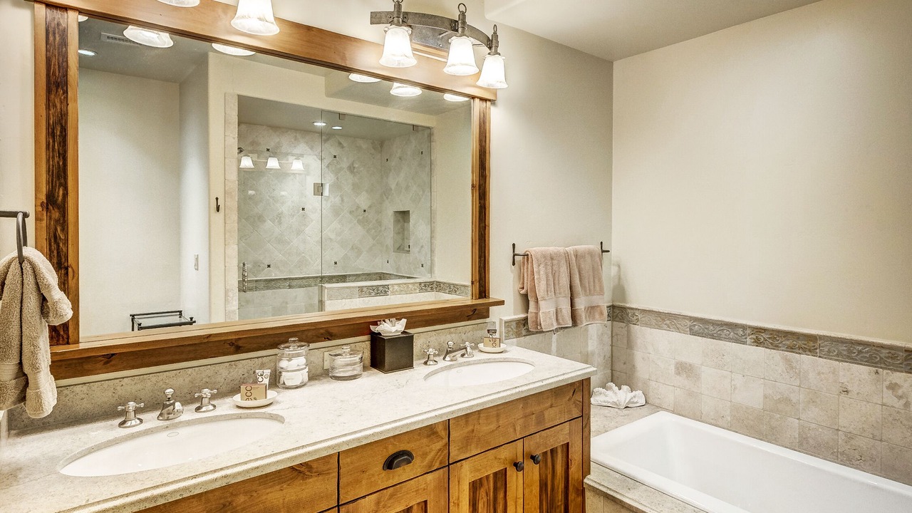 Photo of Bathroom in Village Walk
