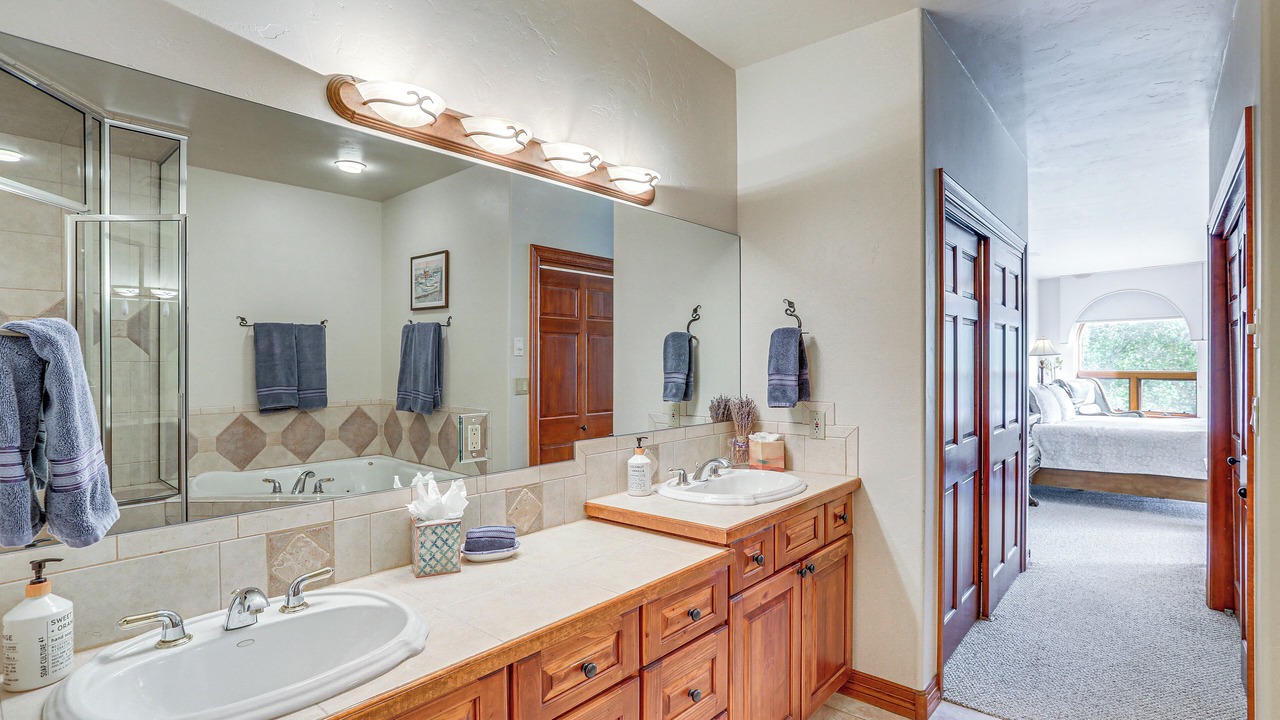 Photo of Bathroom in Edwards