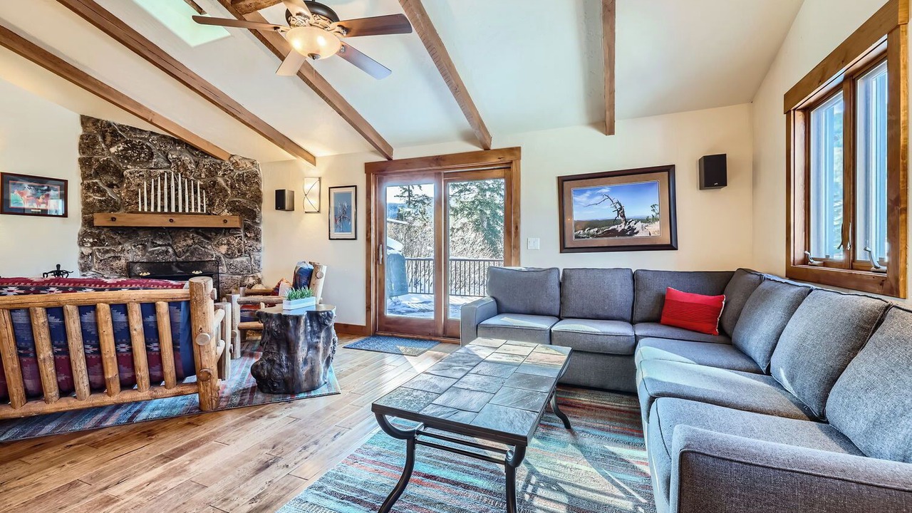 Photo of Livingroom in Blue River