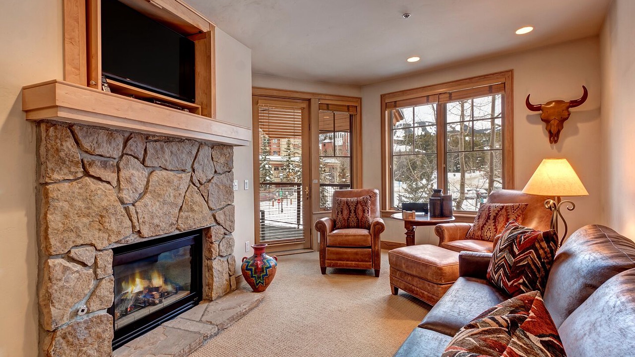 Photo of Livingroom in Historic District