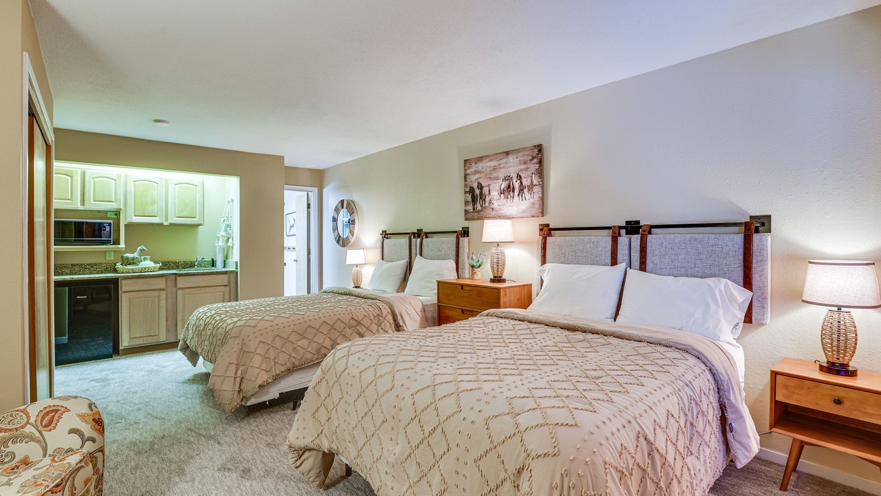 Photo of Bedroom in Peak 9