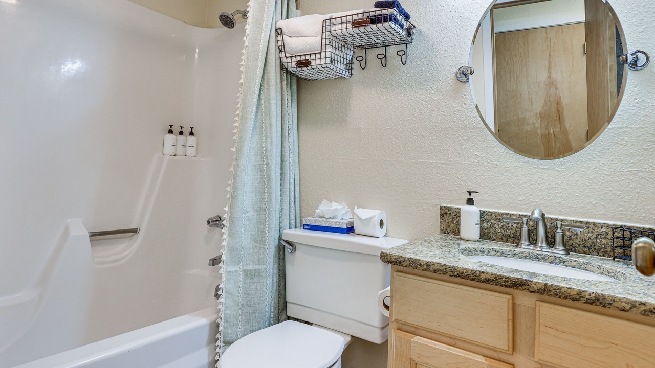Photo of Bathroom in Peak 9