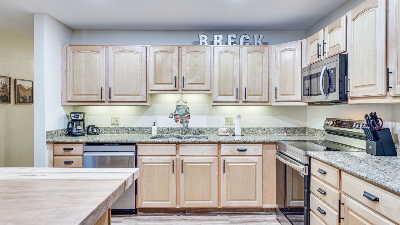 Photo of Kitchen in Peak 9