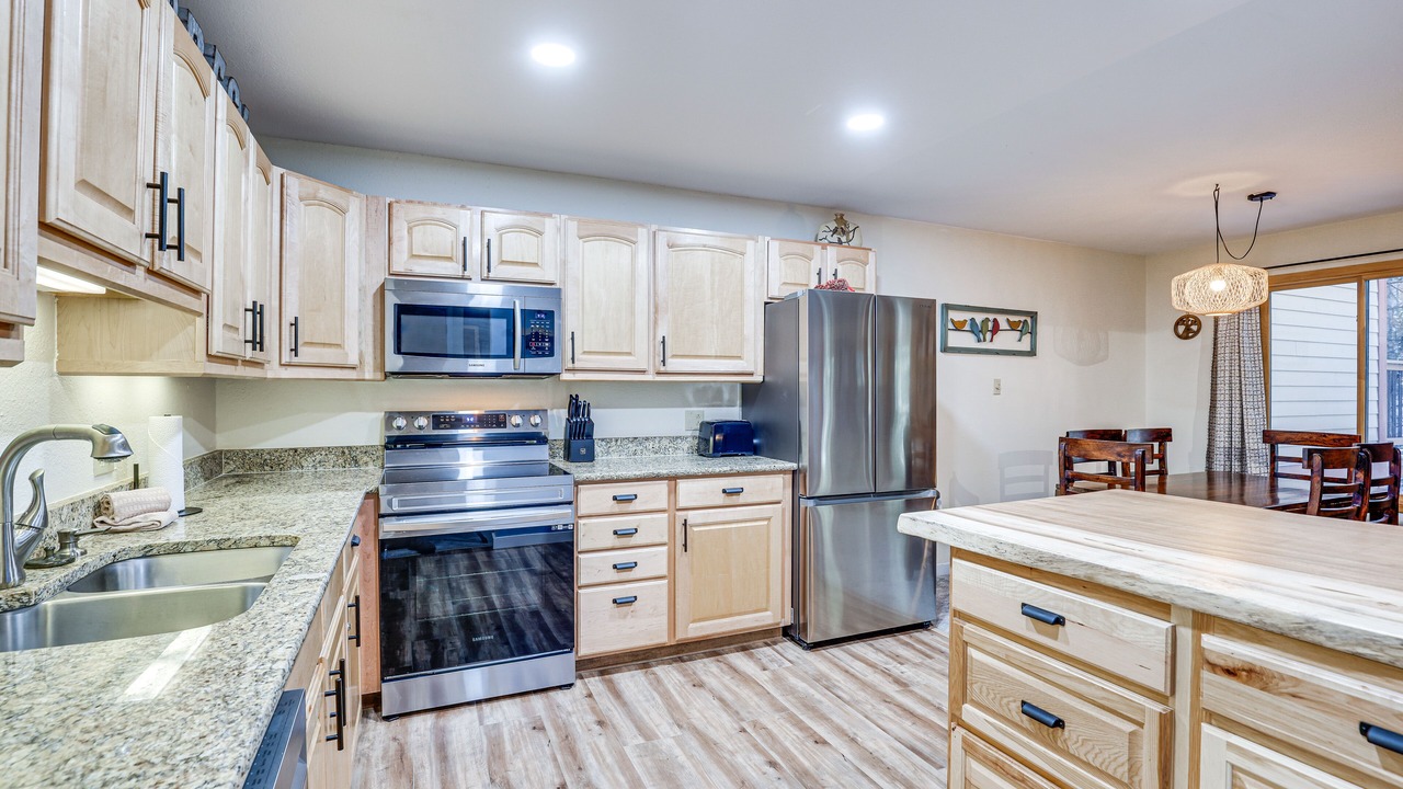 Photo of Kitchen in Peak 9