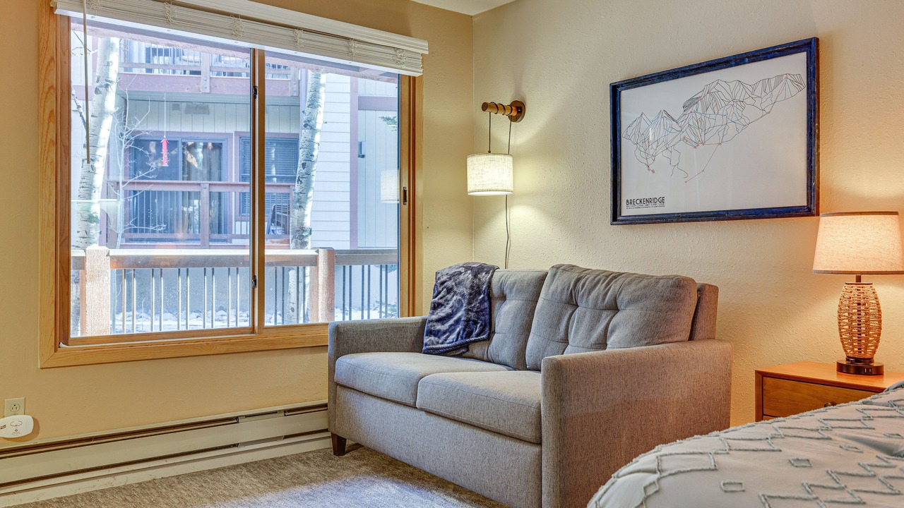 Photo of Livingroom in Peak 9