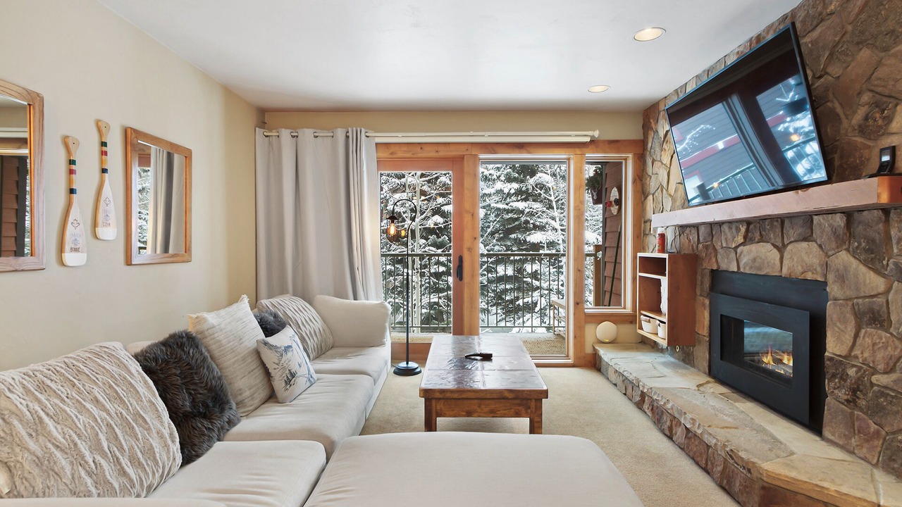 Photo of Livingroom in Historic District