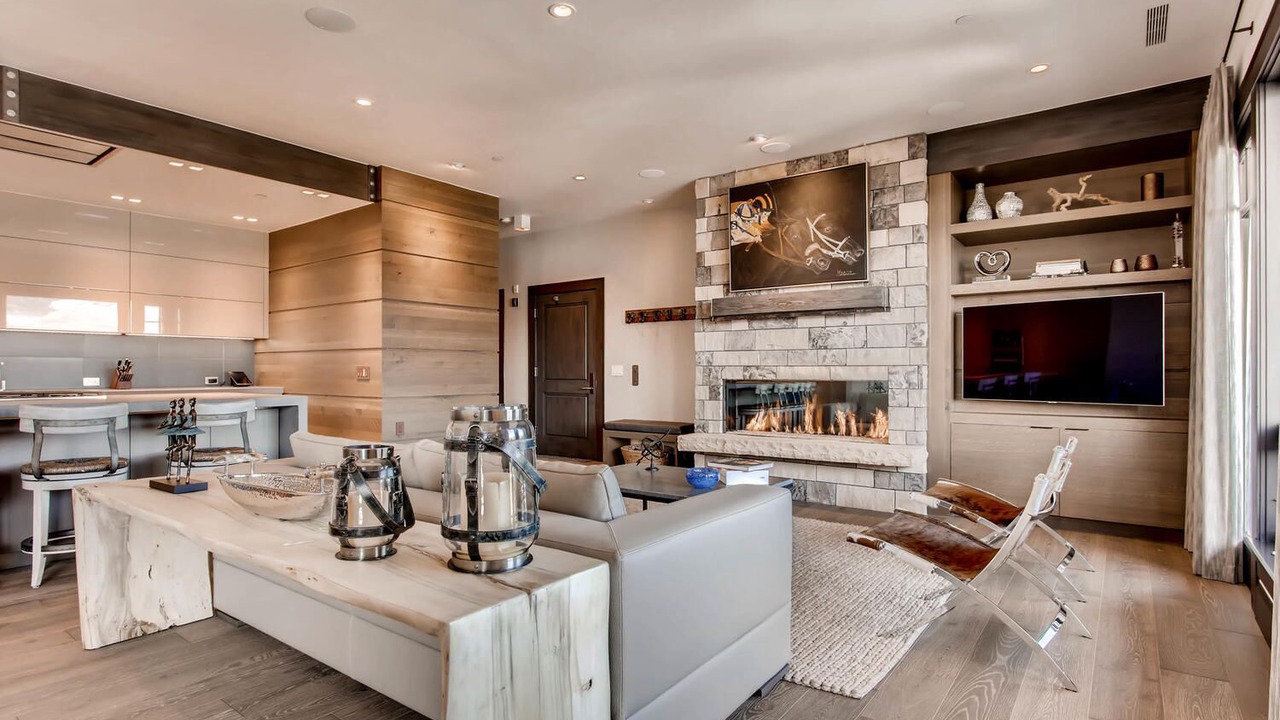 Photo of Livingroom in Avon