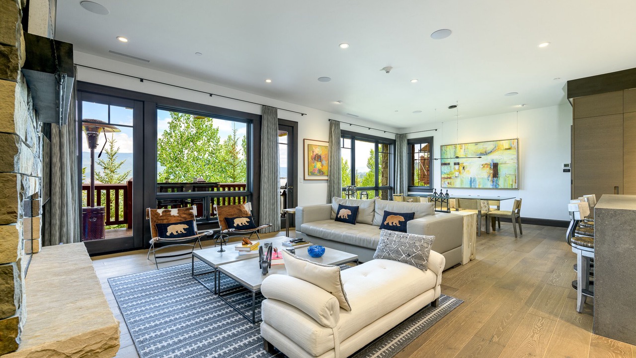 Photo of Livingroom in Avon