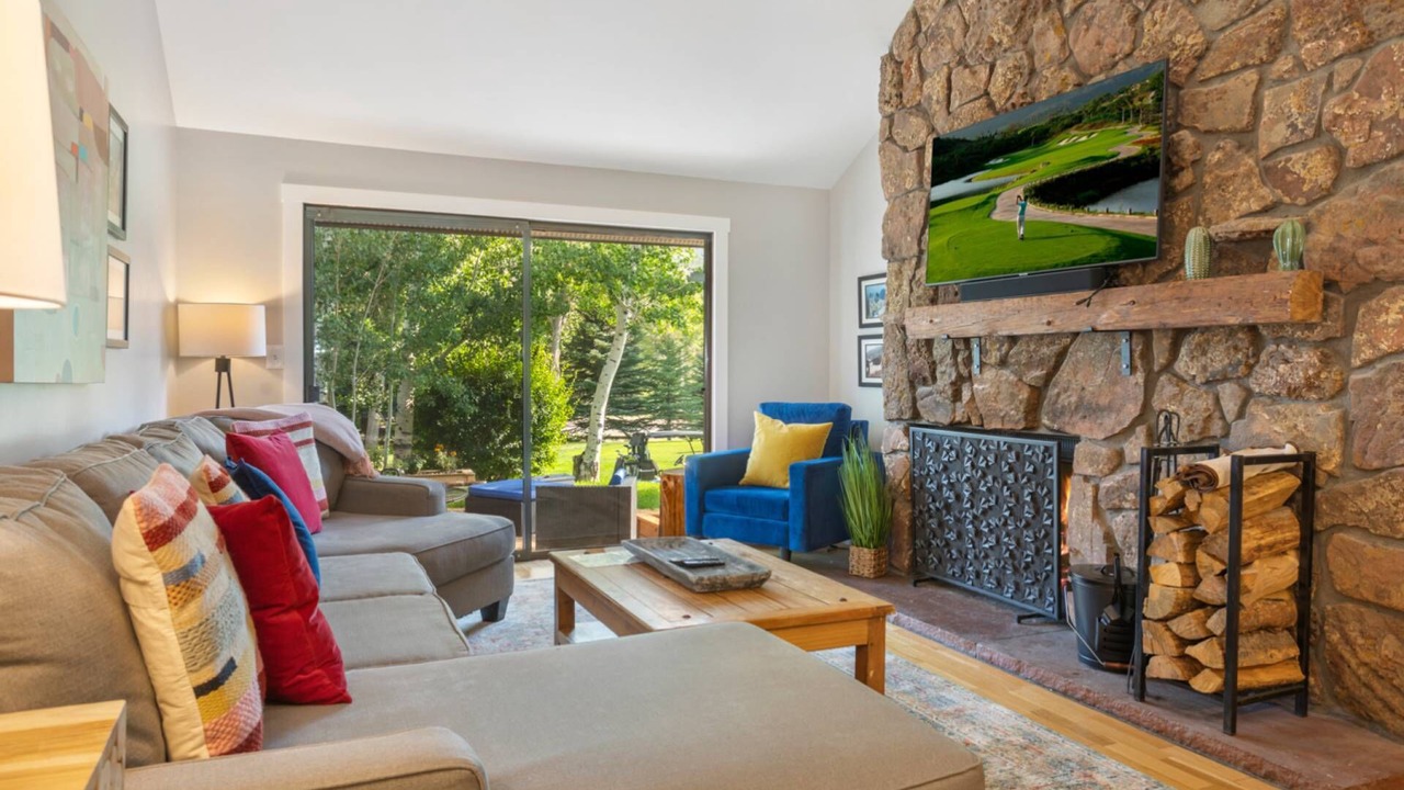 Photo of Livingroom in Avon
