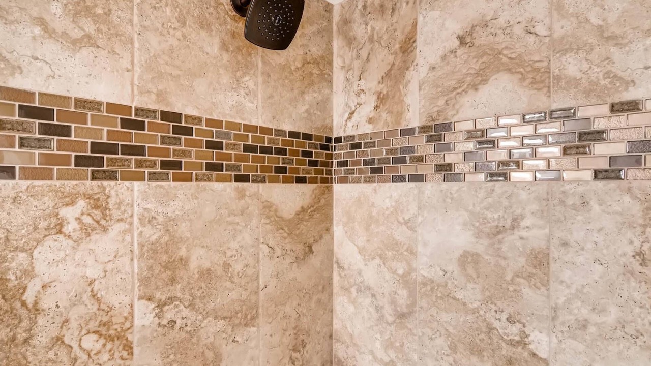 Photo of Bathroom in Four O'Clock