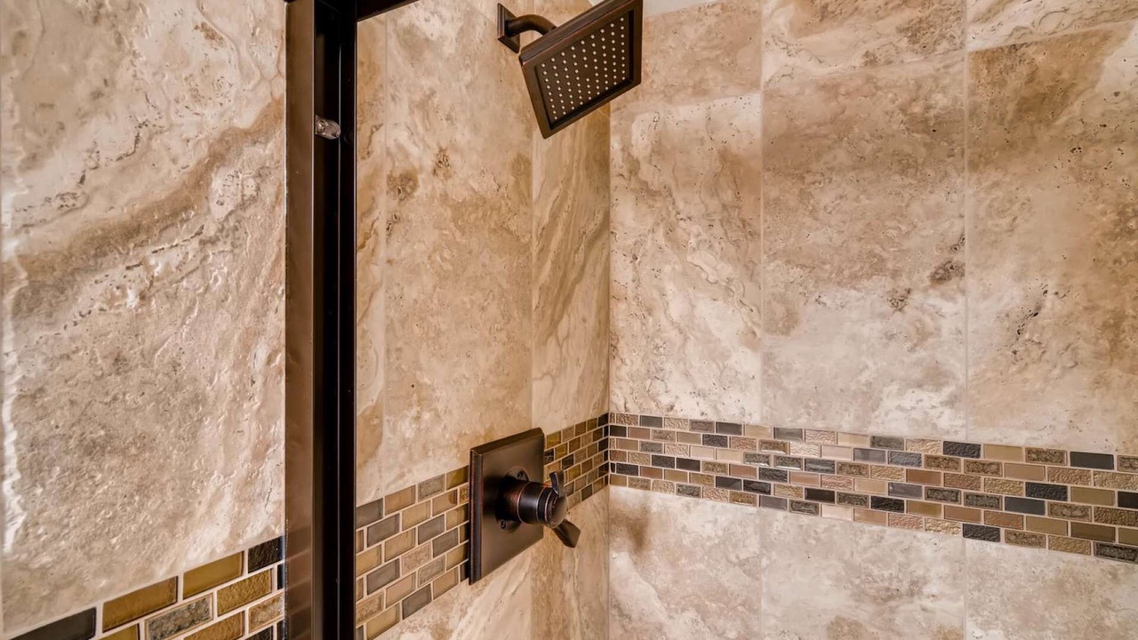 Photo of Bathroom in Four O'Clock