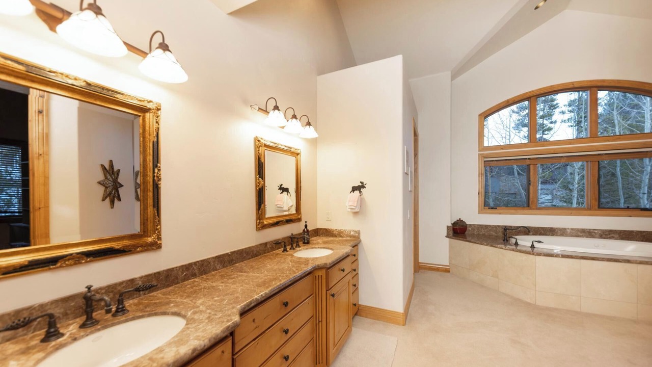 Photo of Bathroom in Warrior's Mark West