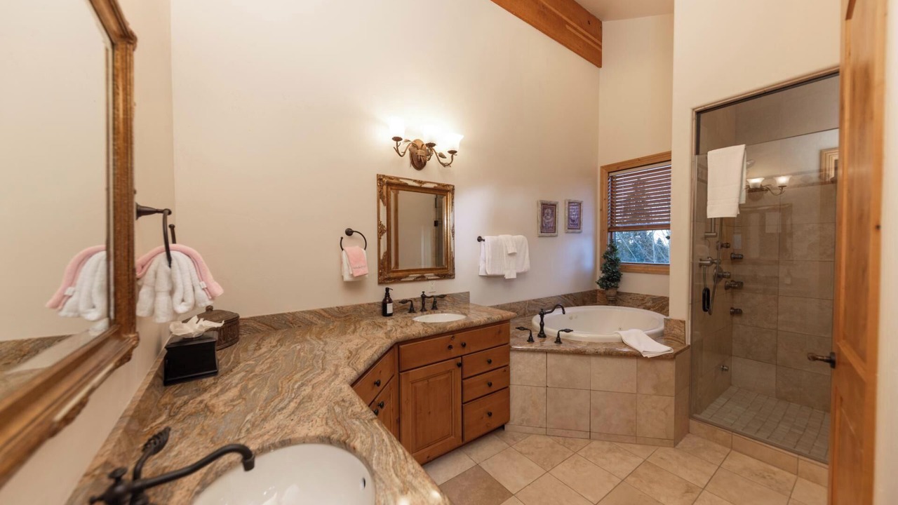 Photo of Bathroom in Warrior's Mark West