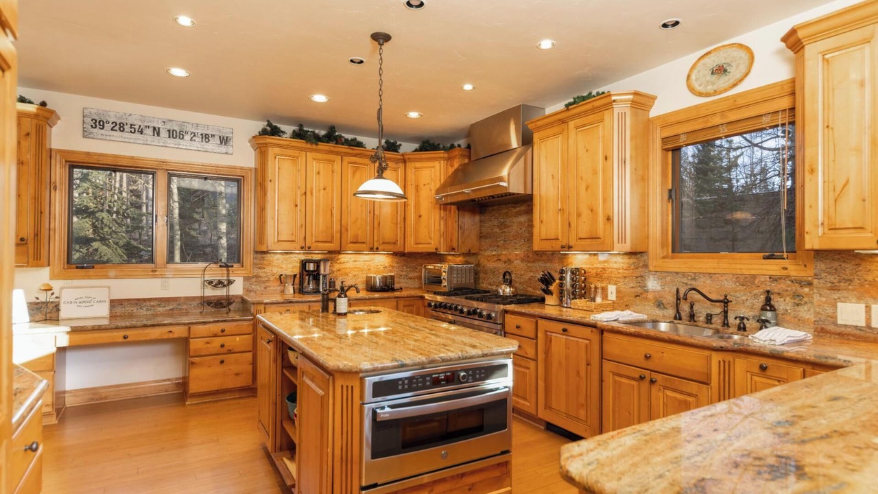 Photo of Kitchen in Warrior's Mark West