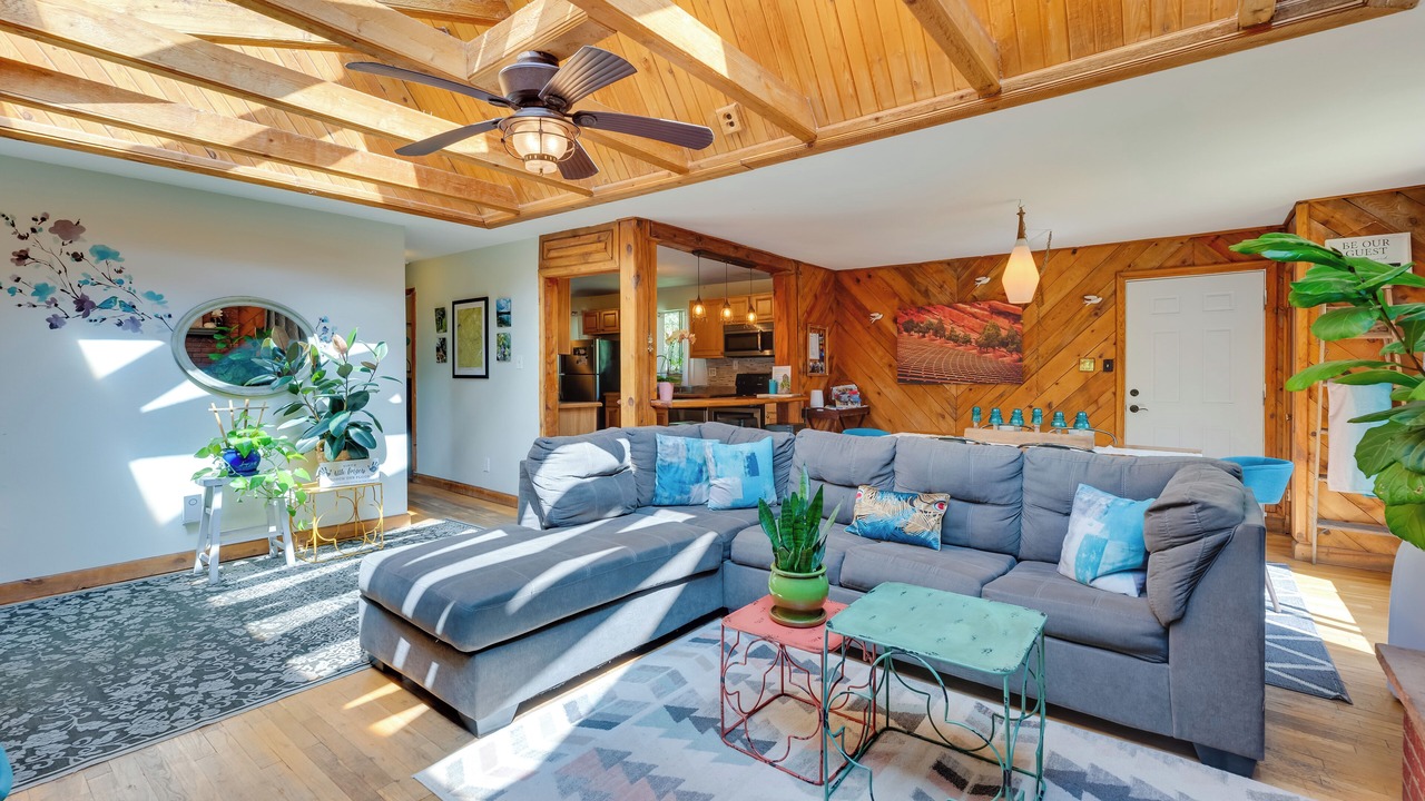 Photo of Livingroom in Coal Creek