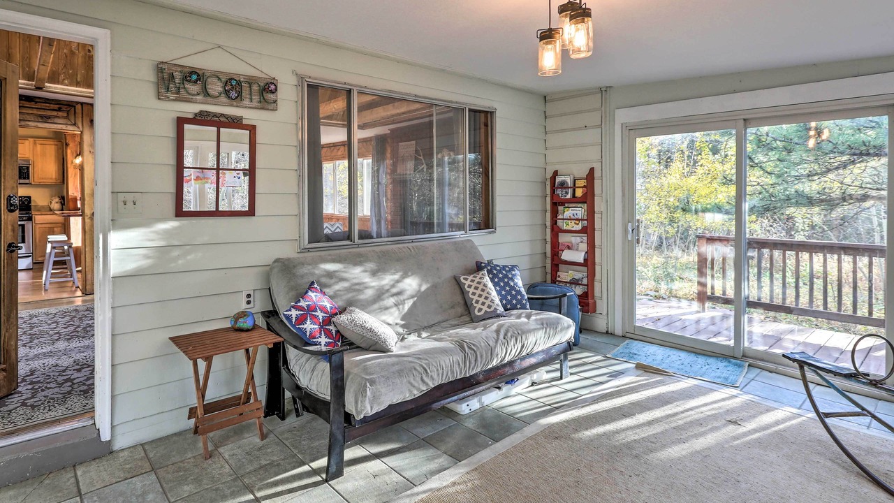 Photo of Livingroom in Coal Creek