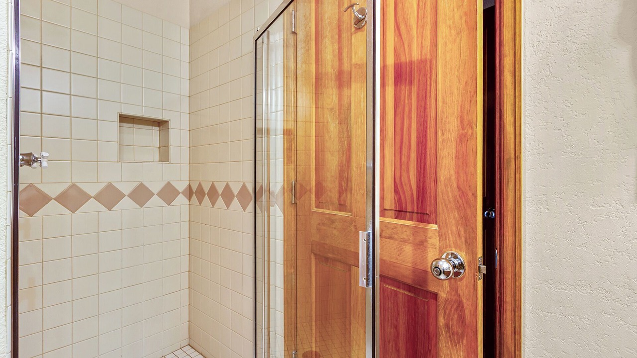Photo of Bathroom in Peak 9